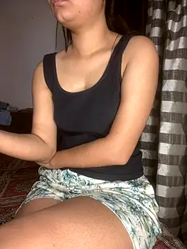 jiya00 online show from November 11, 2025, 9:04 am