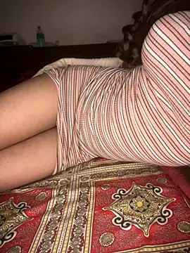 jiya00 online show from November 12, 2025, 12:42 pm