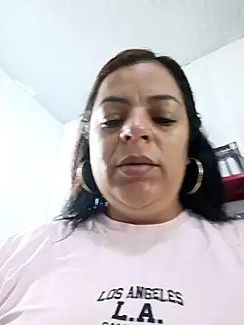 Snapshot of Mia-Glow chatting on October 10, 2025, 12:39 pm Mia-Glow online show from October 10, 2025, 12:39 pm