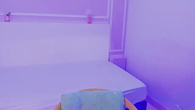 candy lux30 online show from February 14, 2026, 4:02 am