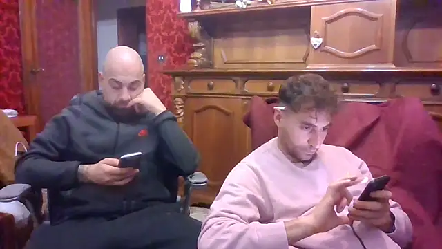 Snapshot of omihaze94 chatting on December 17, 2025, 8:14 pm omihaze94 online show from December 17, 2025, 8:14 pm