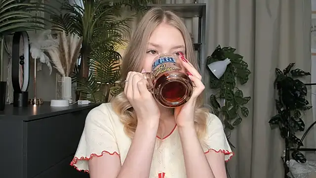 Snapshot of ChinBonnell chatting on September 26, 2025, 5:47 am ChinBonnell online show from September 26, 2025, 5:47 am