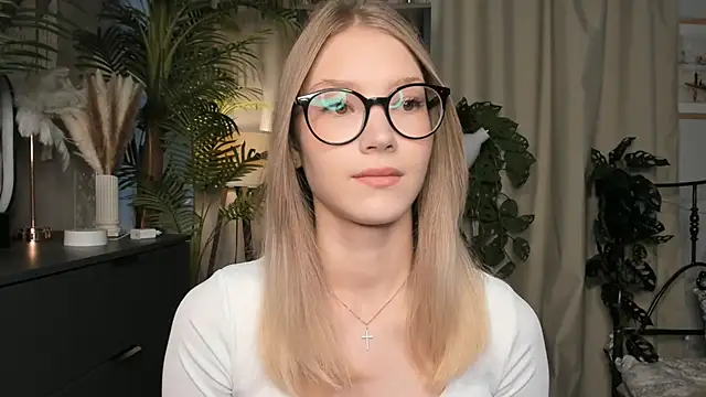 Snapshot of ChinBonnell chatting on October 16, 2025, 4:54 am ChinBonnell online show from October 16, 2025, 4:54 am