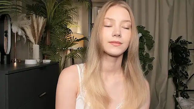 Snapshot of ChinBonnell chatting on October 6, 2025, 5:41 am ChinBonnell online show from October 6, 2025, 5:41 am