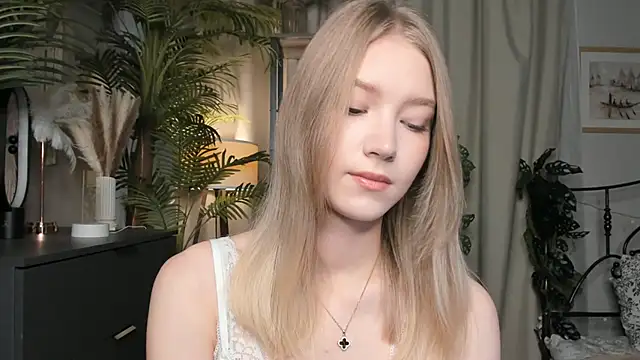 Snapshot of ChinBonnell chatting on October 19, 2025, 5:43 am ChinBonnell online show from October 19, 2025, 5:43 am