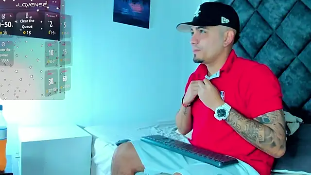 OwenStonne  online show from November 23, 2025, 12:37 pm