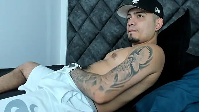 OwenStonne  online show from November 13, 2025, 12:31 pm