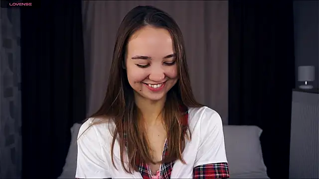 Snapshot of KayleenCurtis chatting on October 1, 2025, 5:23 am KayleenCurtis online show from October 1, 2025, 5:23 am