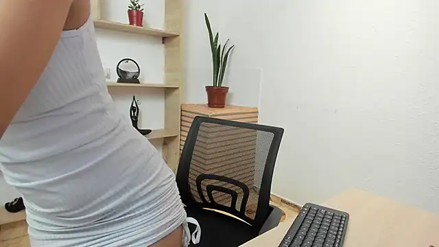 amy lennox online show from November 5, 2025, 1:14 pm