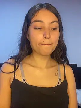 hotwife26 online show from November 11, 2025, 7:41 pm