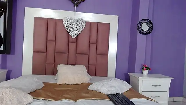 ChiaraLudovica online show from September 15, 2025, 2:50 pm