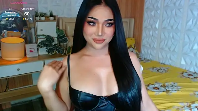 ValeriaHelaby online show from November 15, 2025, 4:00 pm