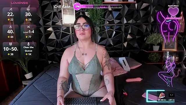 April  foxx online show from November 11, 2025, 2:23 pm