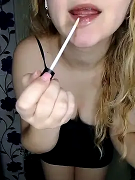 Lola Minnie online show from October 9, 2025, 2:56 am