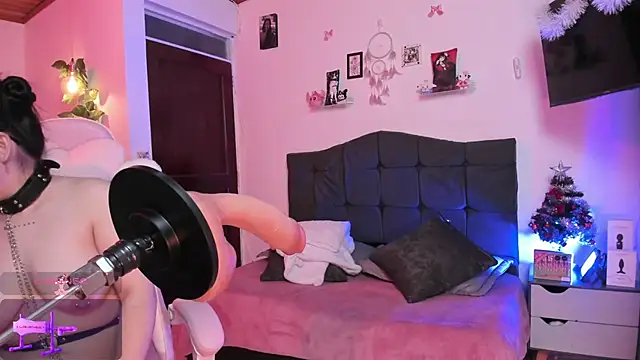 Snapshot of Fia__ chatting on November 24, 2025, 5:18 am Fia online show from November 24, 2025, 5:18 am