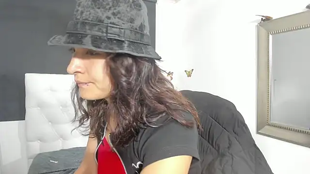 Snapshot of evelynesex chatting on September 20, 2025, 11:43 pm evelynesex online show from September 20, 2025, 11:43 pm