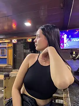 Mia jhoonson online show from February 4, 2026, 2:17 am