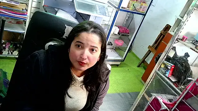 Snapshot of Ainaraazul chatting on September 8, 2025, 8:41 pm Ainaraazul online show from September 8, 2025, 8:41 pm