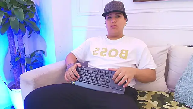 Snapshot of Naim_Bennetsex chatting on November 21, 2025, 6:07 pm Naim Bennetsex online show from November 21, 2025, 6:07 pm