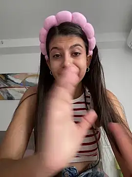 Lenapink19 online show from October 20, 2025, 8:53 pm