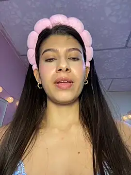 Lenapink19 online show from November 21, 2025, 11:04 pm