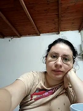 Snapshot of marmary84 chatting on May 6, 2026, 4:22 pm marmary84 online show from May 6, 2026, 4:22 pm