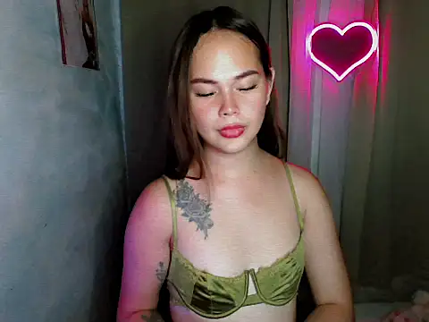 sweetsassyxx online show from April 14, 2026, 6:51 am