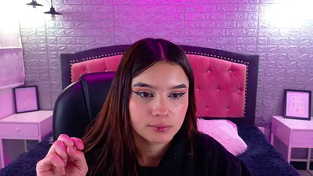 Natalie loffreda online show from September 11, 2025, 2:55 am