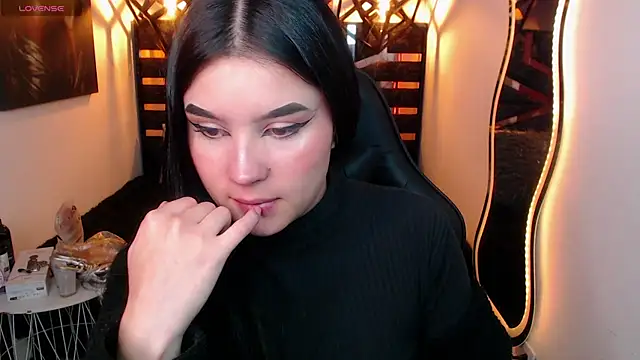 Natalie loffreda online show from April 7, 2026, 7:48 pm