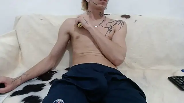 Snapshot of Dan_jonson15 chatting on November 18, 2025, 2:27 am Dan jonson15 online show from November 18, 2025, 2:27 am