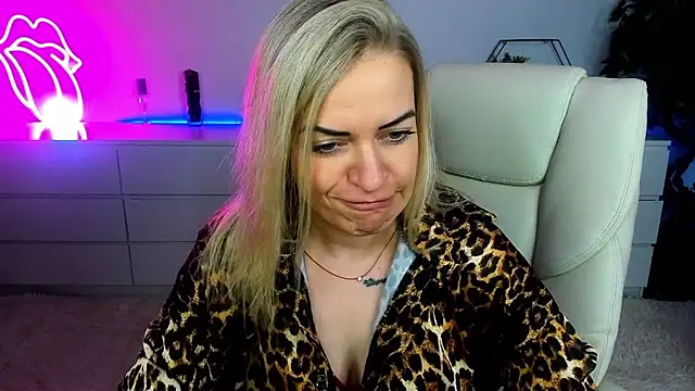 Anna Snows online show from September 16, 2025, 6:42 pm