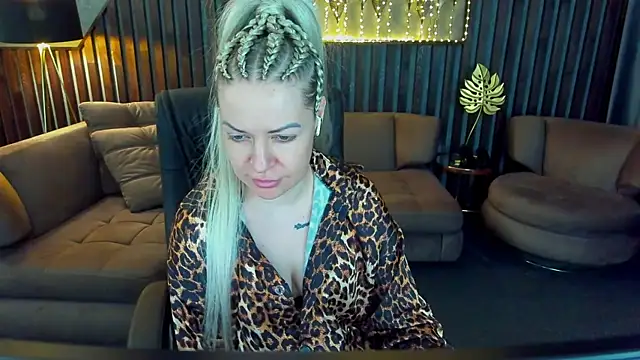 Anna Snows online show from April 12, 2026, 4:54 pm