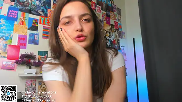 Snapshot of Ann_Perry chatting on May 19, 2026, 1:56 am Ann Perry online show from May 19, 2026, 1:56 am