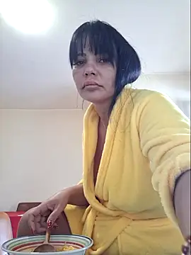 Snapshot of Ella_sweety00 chatting on March 19, 2026, 9:42 am Ella sweety00 online show from March 19, 2026, 9:42 am