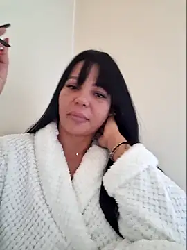 Snapshot of Ella_sweety00 chatting on April 8, 2026, 8:38 am Ella sweety00 online show from April 8, 2026, 8:38 am