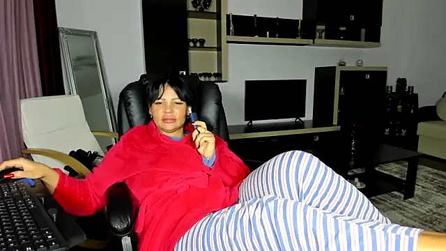 Snapshot of Ella_sweety00 chatting on April 10, 2026, 10:50 pm Ella sweety00 online show from April 10, 2026, 10:50 pm