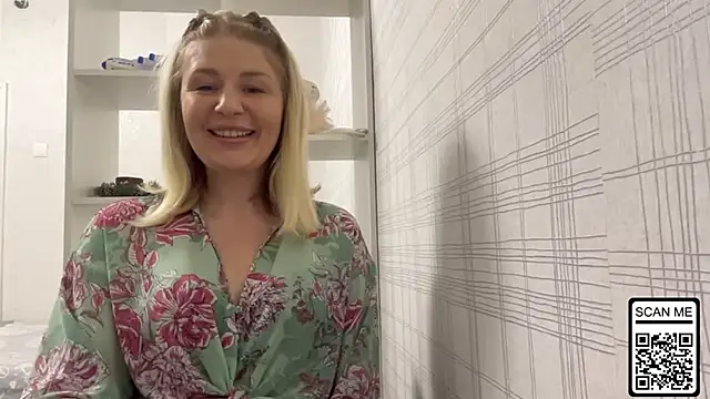 Snapshot of Blondie_xoxoxo chatting on November 23, 2025, 6:40 pm Blondie xoxoxo online show from November 23, 2025, 6:40 pm