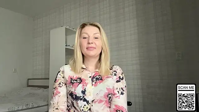 Snapshot of Blondie_xoxoxo chatting on February 23, 2026, 7:42 am Blondie xoxoxo online show from February 23, 2026, 7:42 am