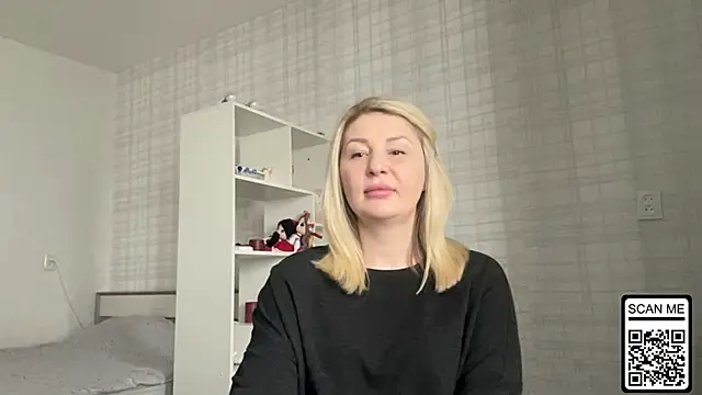 Snapshot of Blondie_xoxoxo chatting on February 9, 2026, 8:45 am Blondie xoxoxo online show from February 9, 2026, 8:45 am