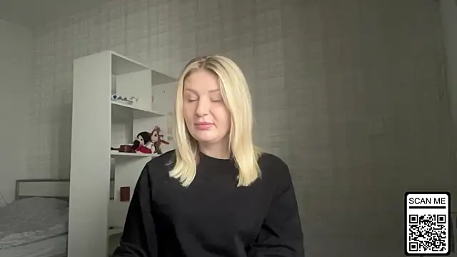 Snapshot of Blondie_xoxoxo chatting on February 7, 2026, 1:52 pm Blondie xoxoxo online show from February 7, 2026, 1:52 pm