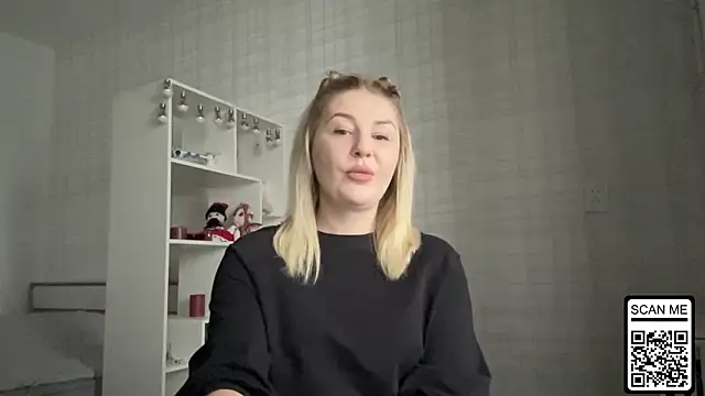 Snapshot of Blondie_xoxoxo chatting on January 15, 2026, 7:12 am Blondie xoxoxo online show from January 15, 2026, 7:12 am