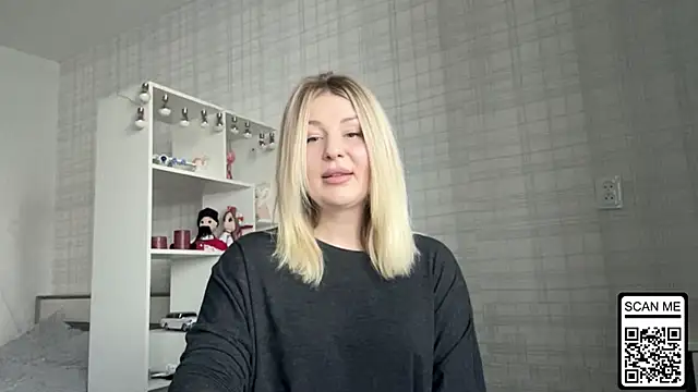 Snapshot of Blondie_xoxoxo chatting on January 12, 2026, 8:32 am Blondie xoxoxo online show from January 12, 2026, 8:32 am