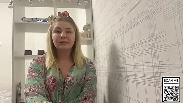 Snapshot of Blondie_xoxoxo chatting on January 14, 2026, 2:53 pm Blondie xoxoxo online show from January 14, 2026, 2:53 pm