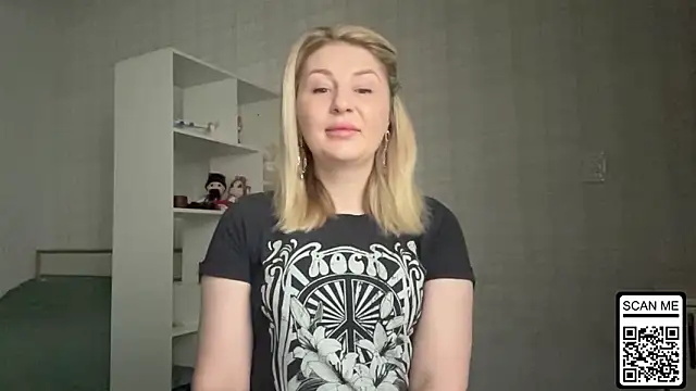 Snapshot of Blondie_xoxoxo chatting on February 4, 2026, 6:30 am Blondie xoxoxo online show from February 4, 2026, 6:30 am