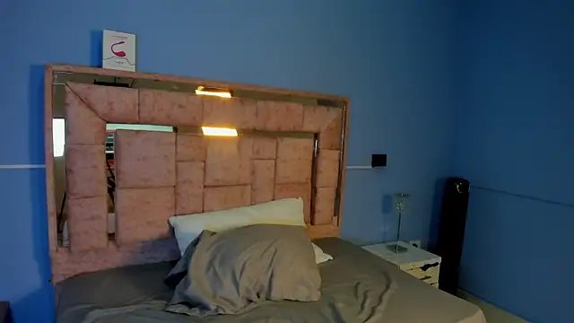 Snapshot of LICKY_LOV chatting on September 12, 2025, 3:06 am LICKY LOV online show from September 12, 2025, 3:06 am