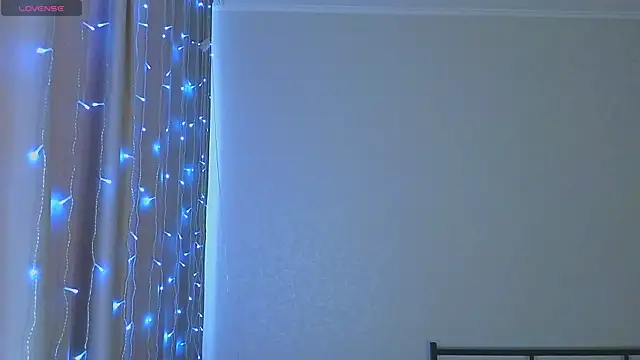 kittenmurr online show from December 21, 2025, 5:09 am