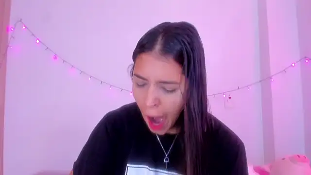 Snapshot of Abby_roussee chatting on November 22, 2025, 1:43 pm Abby roussee online show from November 22, 2025, 1:43 pm