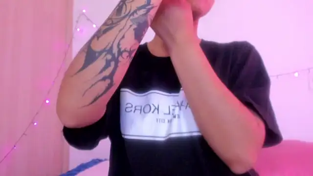 Snapshot of Abby_roussee chatting on November 19, 2025, 1:22 pm Abby roussee online show from November 19, 2025, 1:22 pm