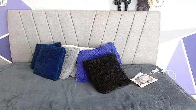 Snapshot of NatiHoran chatting on November 29, 2025, 12:00 am NatiHoran online show from November 29, 2025, 12:00 am