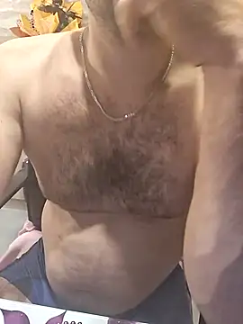 Snapshot of qSensi chatting on November 18, 2025, 10:13 pm qSensi online show from November 18, 2025, 10:13 pm